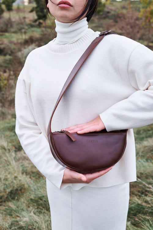 SMALL LEATHER BELT BAG WITH ECHINACEA BUTTON - ANTOINE
