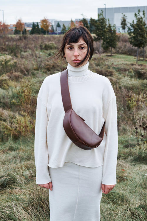 SMALL LEATHER BELT BAG WITH ECHINACEA BUTTON - ANTOINE