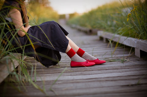 CLASSIC CHALET SOCKS - GRAY &amp; RED