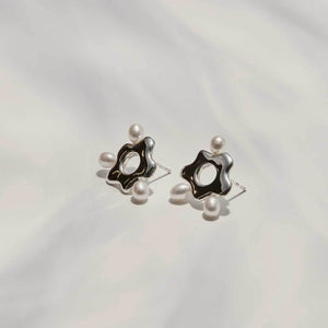 MIMO EARRINGS - SILVER AND PEARLS