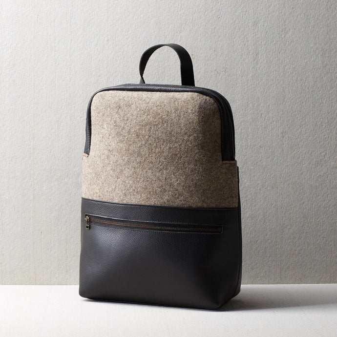 MARIUS BLACK FELT