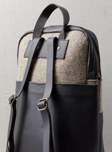 SAC À DOS EN FEUTRE ET EN CUIR NOIR - MARIUS