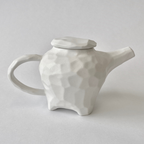 MEDIUM FACETED WHITE TEAPOT - ATELIER CERAMIC ALUMINIUM