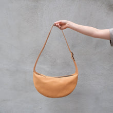 Load image into Gallery viewer, ANTONIN NUDE LEATHER BELT BAG 