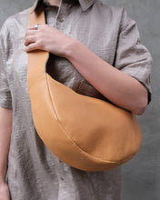Load image into Gallery viewer, ANTONIN NUDE LEATHER BELT BAG 