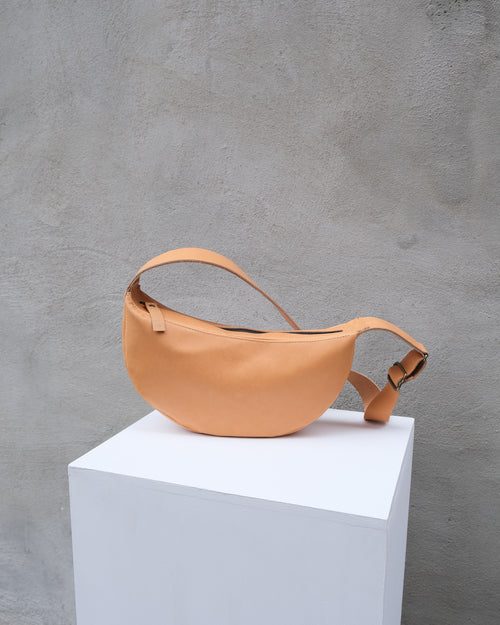 SAC BANANE EN CUIR NUDE - ANTONIN