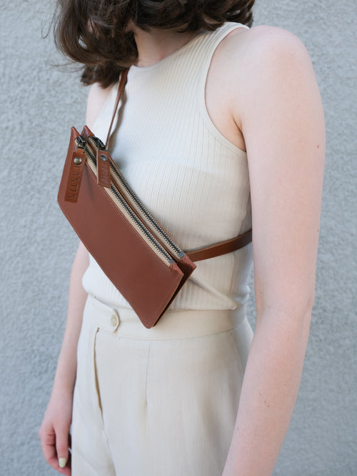 BELT BAG IN BLACK OR COGNAC LEATHER - ALICE