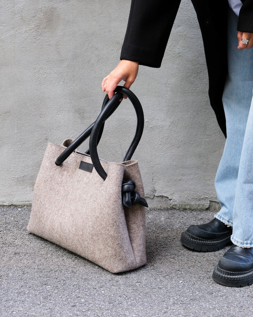 BLACK FELT AND LEATHER TOTE BAG - CLAUDETTE