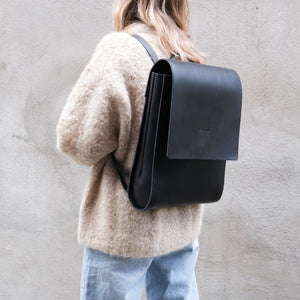 SAC À DOS EN CUIR NOIR - GRAND PRISQUE