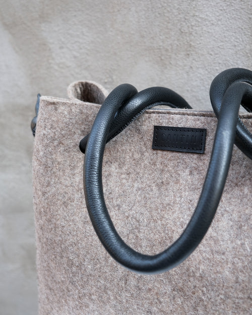 BLACK FELT AND LEATHER TOTE BAG - CLAUDETTE