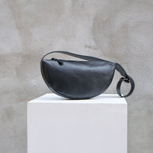 Load image into Gallery viewer, BELT BAG - ANTONIN - BLACK LEATHER 