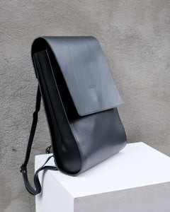SAC À DOS EN CUIR NOIR - GRAND PRISQUE
