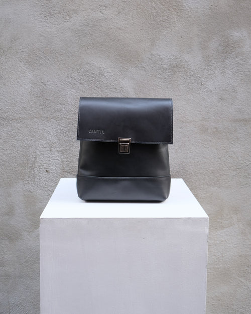 VERSATILE SHOULDER BAG IN BLACK LEATHER - GUSTAVE