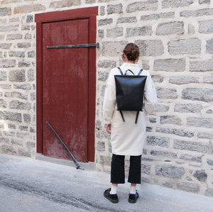 SAC À DOS EN CUIR NOIR - ANASTASIA