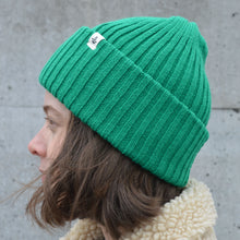 Charger l&#39;image dans la galerie, TUQUE VERT ÉMERAUDE