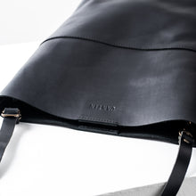 Charger l&#39;image dans la galerie, SAC FOURRE-TOUT EN CUIR NOIR - MICHELINE