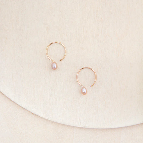 BOUCLES D'OREILLES ANNEAUX AVEC PERLE - 13 MM - OR LAMINÉ - CAMILLETTE