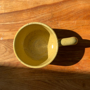 SMALL SPECKLE CUP IN STONEWARE - YELLOW