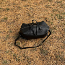 Charger l&#39;image dans la galerie, GRAND SAC EN FEUTRE ET EN CUIR NOIR OU EN CUIR NOIR - EUGÈNE