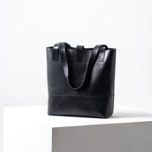 Charger l&#39;image dans la galerie, SAC FOURRE-TOUT EN CUIR NOIR - MADO