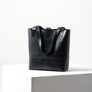 SAC FOURRE-TOUT EN CUIR NOIR - MADO