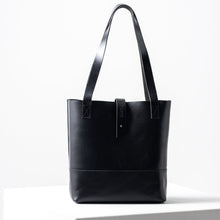Charger l&#39;image dans la galerie, SAC FOURRE-TOUT EN CUIR NOIR - MADO