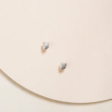 Load image into Gallery viewer, SHELL EARRINGS - SILVER - CAMILLETTE