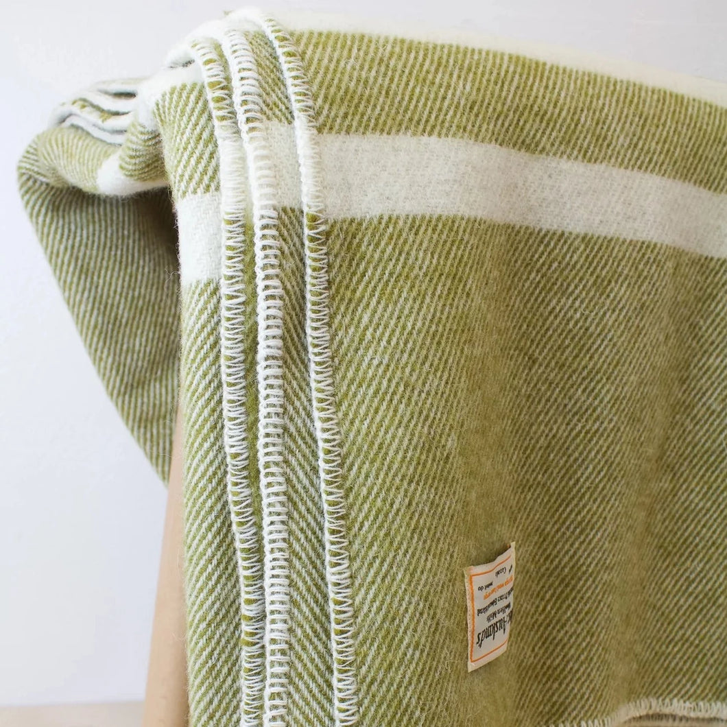 COUVERTURE - LAINE VIERGE 100% TWEED OLIVE ET RAYURES BLANCHES - MACAUSLANDS