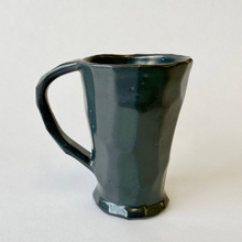 Load image into Gallery viewer, LARGE FACETED BLACK CUP - ATELIER CERAMIC ALUMINIUM