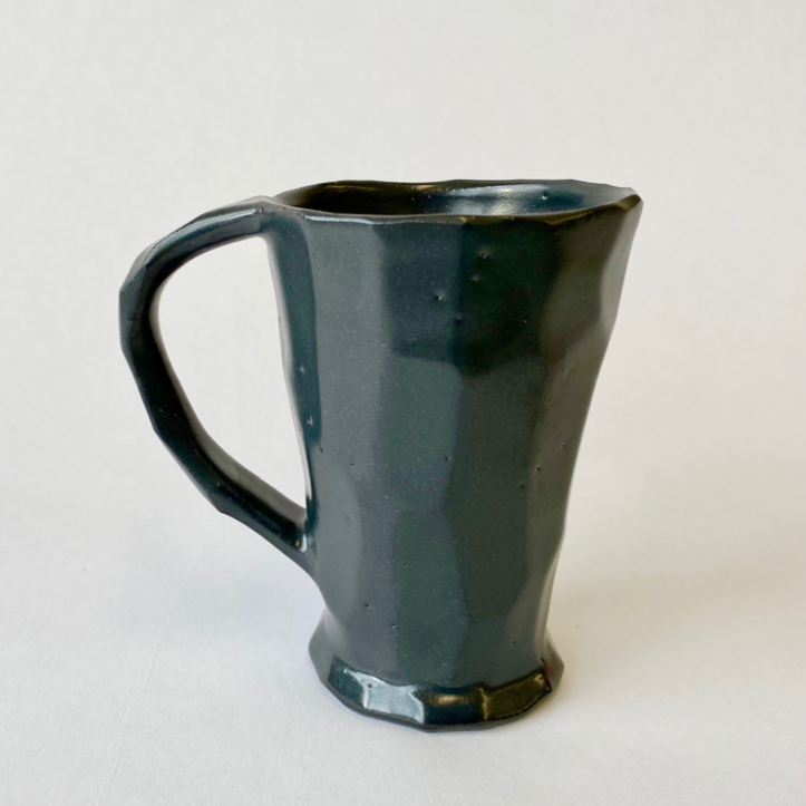 LARGE FACETED BLACK CUP - ATELIER CERAMIC ALUMINIUM