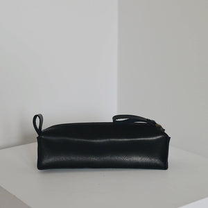 BLACK LEATHER POUCH