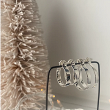 Load image into Gallery viewer, MINI-OCULUS EARRINGS - SILVER