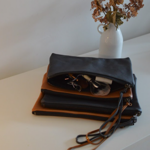 NAVY LEATHER POUCH - CLAUDE