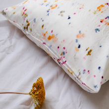 Load image into Gallery viewer, BOUQUET SILK PILLOWCASE - MARIE LES BAINS