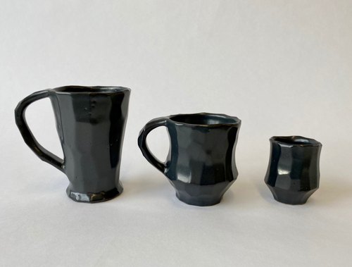 LARGE FACETED BLACK CUP - ATELIER CERAMIC ALUMINIUM