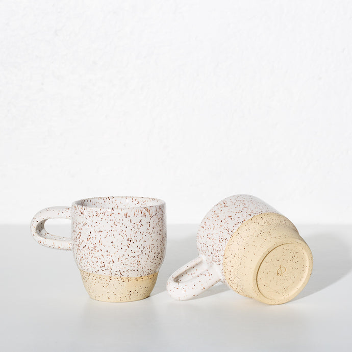 LARGE SPECKLE CUP IN STONEWARE - WHITE